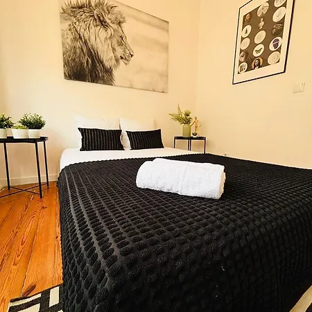 Luxury Rooms, Location For Tourists Hostel Lizbona