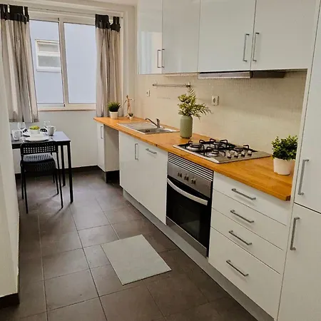 Hostel Luxury Rooms, Location For Tourists Lizbona
