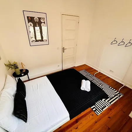 Hostel Luxury Rooms, Location For Tourists