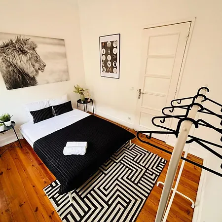 Luxury Rooms, Location For Tourists Hostel Lizbona