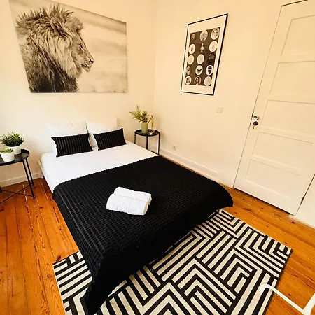 Luxury Rooms, Location For Tourists
