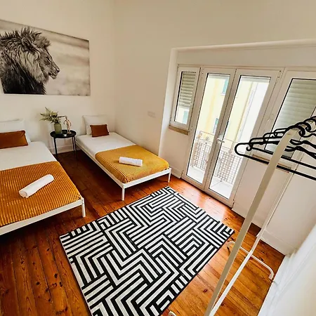 Luxury Rooms, Location For Tourists Hostel Lizbona
