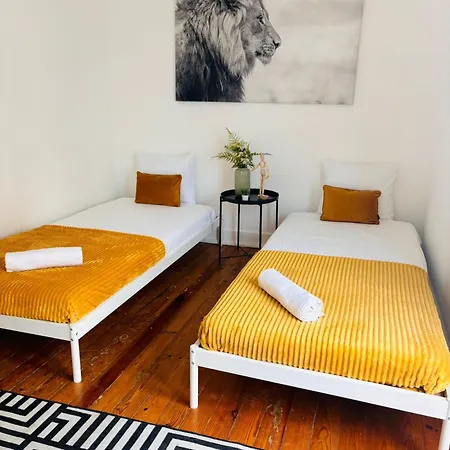 Luxury Rooms, Location For Tourists Hostel